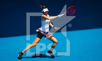 23/01/2023 - Elena Rybakina of Kazakhstan in action against Iga Swiatek of Poland during the fourth round of the 2023 Australian Open, Grand Slam tennis tournament on January 22, 2023 in Melbourne, Australia - TENNIS - WTA - AUSTRALIA OPEN 2023 - WEEK 1 - INTERNAZIONALI - TENNIS