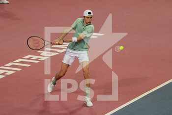 2023-02-08 - Ugo Humbert (FRA) in action against Alejandro Davidovich Fokina (SPA) during the Open Sud de France 2023, ATP 250 tennis tournament on February 8, 2023 at Sud de France Arena in Pérols near Montpellier, France - TENNIS - ATP - OPEN SUD DE FRANCE 2023 - INTERNATIONALS - TENNIS