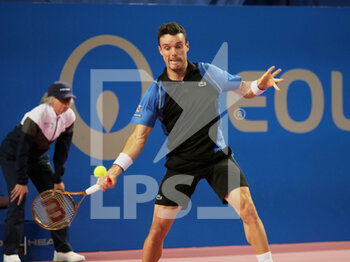 2023-02-08 - Roberto Bautista-Agut (SPA) in action against Arthur Fils (FRA) during the Open Sud de France 2023, ATP 250 tennis tournament on February 8, 2023 at Sud de France Arena in Pérols near Montpellier, France - TENNIS - ATP - OPEN SUD DE FRANCE 2023 - INTERNATIONALS - TENNIS
