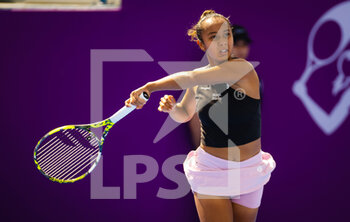 2023-02-11 - Leylah Fernandez of Canada during the first round of qualifications of the 2023 Qatar Totalenergies Open, WTA 500 tennis tournament on February 11, 2023 in Doha, Qatar - TENNIS - WTA - QATAR TOTALENERGIES OPEN 2023 - INTERNATIONALS - TENNIS