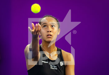 2023-02-12 - Leylah Fernandez of Canada in action during the second qualifications round of the 2023 Qatar Totalenergies Open, WTA 500 tennis tournament on February 12, 2023 in Doha, Qatar - TENNIS - WTA - QATAR TOTALENERGIES OPEN 2023 - INTERNATIONALS - TENNIS