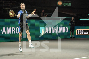 2023-02-14 - Roberto Bautista Agut of Spain in action against Hubert Hurkacz of Poland during the ABN Amro Open 2023, ATP 500 tennis tournament on February 14, 2023 in Rotterdam, Netherlands - TENNIS - ATP - ABN AMRO OPEN 2023 - INTERNATIONALS - TENNIS