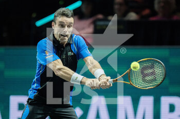 2023-02-14 - Roberto Bautista Agut of Spain in action against Hubert Hurkacz of Poland during the ABN Amro Open 2023, ATP 500 tennis tournament on February 14, 2023 in Rotterdam, Netherlands - TENNIS - ATP - ABN AMRO OPEN 2023 - INTERNATIONALS - TENNIS