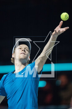 2023-02-15 - Jannik Sinner of Italy in action against Benjamin Bonzi of France during the ABN Amro Open 2023, ATP 500 tennis tournament on February 15, 2023 in Rotterdam, Netherlands - TENNIS - ATP - ABN AMRO OPEN 2023 - INTERNATIONALS - TENNIS