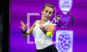 2023-02-13 - Ipek Oz of Turkey in action against Victoria Azarenka of Belarus during the first round of the 2023 Qatar Totalenergies Open, WTA 500 tennis tournament on February 13, 2023 in Doha, Qatar - TENNIS - WTA - QATAR TOTALENERGIES OPEN 2023 - INTERNATIONALS - TENNIS