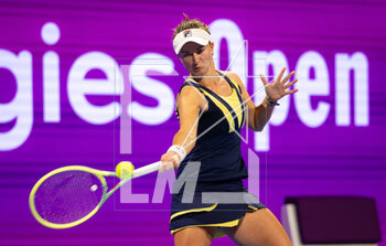 2023-02-13 - Barbora Krejcikova of the Czech Republic in action against Veronika Kudermetova of Russia during the first round of the 2023 Qatar Totalenergies Open, WTA 500 tennis tournament on February 13, 2023 in Doha, Qatar - TENNIS - WTA - QATAR TOTALENERGIES OPEN 2023 - INTERNATIONALS - TENNIS