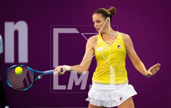 2023-02-13 - Karolina Pliskova of the Czech Republic in action against Leylah Fernandez of Canada during the final qualifications round of the 2023 Qatar Totalenergies Open, WTA 500 tennis tournament on February 13, 2023 in Doha, Qatar - TENNIS - WTA - QATAR TOTALENERGIES OPEN 2023 - INTERNATIONALS - TENNIS