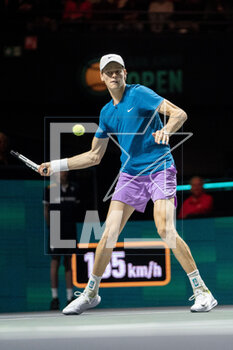 2023-02-16 - Jannik Sinner of Italy in action against Stefanos Tsitsipas of Greece during the ABN Amro Open 2023, ATP 500 tennis tournament on February 16, 2023 in Rotterdam, Netherlands - TENNIS - ATP - ABN AMRO OPEN 2023 - INTERNATIONALS - TENNIS