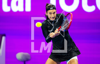 2023-02-16 - Caroline Garcia of France in action during the quarter-final of the 2023 Qatar Totalenergies Open, WTA 500 tennis tournament on February 16, 2023 in Doha, Qatar - TENNIS - WTA - QATAR TOTALENERGIES OPEN 2023 - INTERNATIONALS - TENNIS