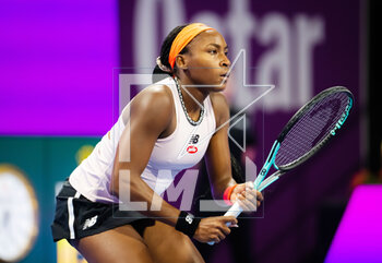 2023-02-16 - Coco Gauff of the United States in action during the quarter-final of the 2023 Qatar Totalenergies Open, WTA 500 tennis tournament on February 16, 2023 in Doha, Qatar - TENNIS - WTA - QATAR TOTALENERGIES OPEN 2023 - INTERNATIONALS - TENNIS