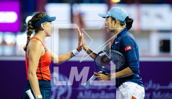 2023-02-16 - Giuliana Olmos of Mexico & Shuai Zhang of China in action during the doubles semi-final of the 2023 Qatar Totalenergies Open, WTA 500 tennis tournament on February 16, 2023 in Doha, Qatar - TENNIS - WTA - QATAR TOTALENERGIES OPEN 2023 - INTERNATIONALS - TENNIS