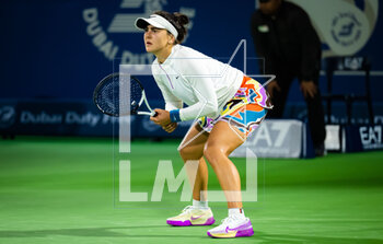 2023-02-20 - Bianca Andreescu of Canada in action against Elena Rybakina of Kazakhstan during the first round of the 2023 Dubai Duty Free Tennis Championships WTA 1000 tennis tournament on February 20, 2023 in Dubai, UAE - TENNIS - WTA - DUBAI DUTY FREE 2023 - INTERNATIONALS - TENNIS