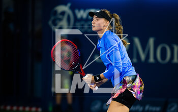 2023-02-20 - Elena Rybakina of Kazakhstan in action against Bianca Andreescu of Canada during the first round of the 2023 Dubai Duty Free Tennis Championships WTA 1000 tennis tournament on February 20, 2023 in Dubai, UAE - TENNIS - WTA - DUBAI DUTY FREE 2023 - INTERNATIONALS - TENNIS