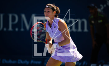 21/02/2023 - Caroline Garcia of France in action against Madison Keys of the United States during the second round of the 2023 Dubai Duty Free Tennis Championships WTA 1000 tennis tournament on February 21, 2023 in Dubai, UAE - TENNIS - WTA - DUBAI DUTY FREE 2023 - INTERNAZIONALI - TENNIS