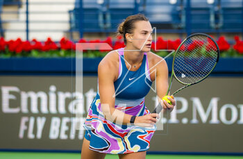 21/02/2023 - Aryna Sabalenka of Belarus in action against Lauren Davis of the United States during the second round of the 2023 Dubai Duty Free Tennis Championships WTA 1000 tennis tournament on February 21, 2023 in Dubai, UAE - TENNIS - WTA - DUBAI DUTY FREE 2023 - INTERNAZIONALI - TENNIS