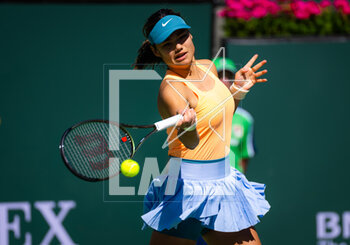 09/03/2023 - Emma Raducanu of Great Britain in action during the first round of the 2023 BNP Paribas Open, WTA 1000 tennis tournament on March 9, 2023 in Indian Wells, USA - TENNIS - WTA - BNP PARIBAS OPEN 2023 - INTERNAZIONALI - TENNIS