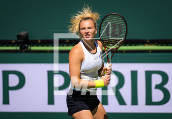 09/03/2023 - Katerina Siniakova of the Czech Republic in action during the first round of the 2023 BNP Paribas Open, WTA 1000 tennis tournament on March 9, 2023 in Indian Wells, USA - TENNIS - WTA - BNP PARIBAS OPEN 2023 - INTERNAZIONALI - TENNIS
