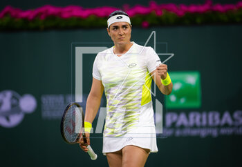 11/03/2023 - Ons Jabeur of Tunisia in action during the second round of the 2023 BNP Paribas Open, WTA 1000 tennis tournament on March 11, 2023 in Indian Wells, USA - TENNIS - WTA - BNP PARIBAS OPEN 2023 - INTERNAZIONALI - TENNIS