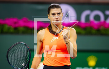 14/03/2023 - Sorana Cirstea of Romania in action against Caroline Garcia of France during the fourth round of the 2023 BNP Paribas Open, WTA 1000 tennis tournament on March 14, 2023 in Indian Wells, USA - TENNIS - WTA - BNP PARIBAS OPEN 2023 - INTERNAZIONALI - TENNIS