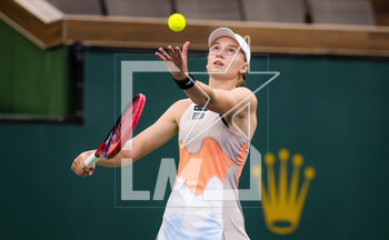 17/03/2023 - Elena Rybakina of Kazakhstan in action against Iga Swiatek of Poland during the semi-final of the 2023 BNP Paribas Open, WTA 1000 tennis tournament on March 17, 2023 in Indian Wells, USA - TENNIS - WTA - BNP PARIBAS OPEN 2023 - INTERNAZIONALI - TENNIS