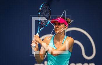 2023-03-21 - Irina-Camelia Begu of Romania in action during the first round at the 2023 Miami Open, WTA 1000 tennis tournament on March 21, 2023 in Miami, USA - TENNIS - WTA - 2023 MIAMI OPEN - INTERNATIONALS - TENNIS