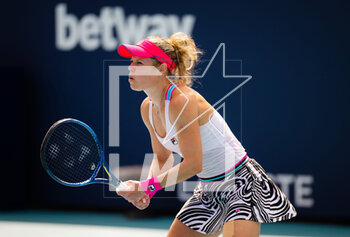 2023-03-23 - Laura Siegemund of Germany in action during the second round of the 2023 Miami Open, WTA 1000 tennis tournament on March 23, 2023 in Miami, USA - TENNIS - WTA - 2023 MIAMI OPEN - INTERNATIONALS - TENNIS