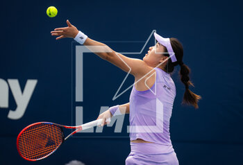 2023-03-24 - Lin Zhu of China in action during the second round of the 2023 Miami Open, WTA 1000 tennis tournament on March 24, 2023 in Miami, USA - TENNIS - WTA - 2023 MIAMI OPEN - INTERNATIONALS - TENNIS
