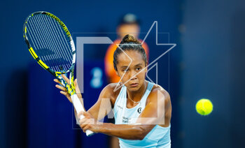 2023-03-24 - Leylah Fernandez of Canada in action during the second round of the 2023 Miami Open, WTA 1000 tennis tournament on March 24, 2023 in Miami, USA - TENNIS - WTA - 2023 MIAMI OPEN - INTERNATIONALS - TENNIS