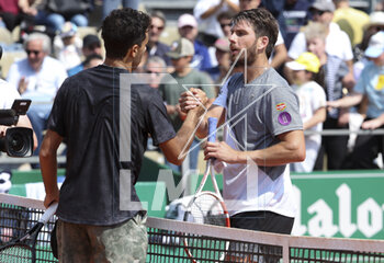 2023-04-10 - Francisco Cerundolo of Argentina (left) salutes Cameron Norrie of Great Britain at the net after his first round victory during the Rolex Monte-Carlo Masters 2023, an ATP Masters 1000 tennis event on April 10, 2023 at Monte-Carlo Country Club in Roquebrune Cap Martin, France - TENNIS - ROLEX MONTE CARLO MASTERS 2023 - INTERNATIONALS - TENNIS