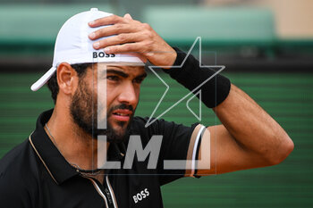 2023-04-10 - Matteo BERRETTINI of Italia looks dejected during the Rolex Monte-Carlo, ATP Masters 1000 tennis event on April 11, 2023 at Monte-Carlo Country Club in Roquebrune Cap Martin, France - TENNIS - ROLEX MONTE CARLO MASTERS 2023 - INTERNATIONALS - TENNIS