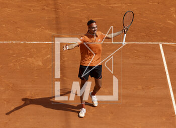 2023-04-11 - Lorenzo Sonego of Italy celebrates his victory during day 3 of the Rolex Monte-Carlo Masters 2023, an ATP Masters 1000 tennis event on April 11, 2023 at Monte-Carlo Country Club in Roquebrune Cap Martin, France - TENNIS - ROLEX MONTE CARLO MASTERS 2023 - INTERNATIONALS - TENNIS