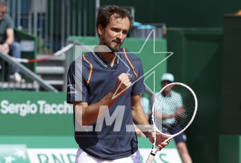 2023-04-12 - Daniil Medvedev of Russia during day 4 of the Rolex Monte-Carlo Masters 2023, an ATP Masters 1000 tennis event on April 12, 2023 at Monte-Carlo Country Club in Roquebrune Cap Martin, France - TENNIS - ROLEX MONTE CARLO MASTERS 2023 - INTERNATIONALS - TENNIS