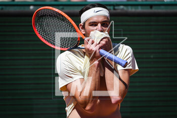 2023-04-14 - Taylor FRITZ of United States looks dejected during the Rolex Monte-Carlo, ATP Masters 1000 tennis event on April 14, 2023 at Monte-Carlo Country Club in Roquebrune Cap Martin, France - TENNIS - ROLEX MONTE CARLO MASTERS 2023 - INTERNATIONALS - TENNIS
