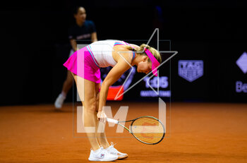 2023-04-17 - Ekaterina Alexandrova of Russia in action during the first round of the 2023 Porsche Tennis Grand Prix, WTA 500 tennis tournament on April 17, 2023 in Stuttgart, Germany - TENNIS - WTA - 2023 PORSCHE TENNIS GRAND PRIX - INTERNATIONALS - TENNIS