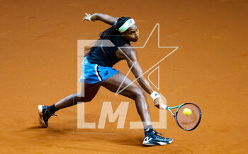 2023-04-19 - Coco Gauff of the United States in action during the first round of the 2023 Porsche Tennis Grand Prix, WTA 500 tennis tournament on April 19, 2023 in Stuttgart, Germany - TENNIS - WTA - 2023 PORSCHE TENNIS GRAND PRIX - INTERNATIONALS - TENNIS