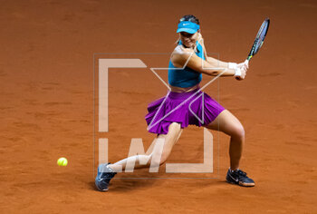 2023-04-18 - Paula Badosa of Spain in action during the first round of the 2023 Porsche Tennis Grand Prix, WTA 500 tennis tournament on April 18, 2023 in Stuttgart, Germany - TENNIS - WTA - 2023 PORSCHE TENNIS GRAND PRIX - INTERNATIONALS - TENNIS
