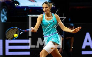 2023-04-21 - Karolina Pliskova of the Czech Republic in action during the quarter-final of the 2023 Porsche Tennis Grand Prix, WTA 500 tennis tournament on April 21, 2023 in Stuttgart, Germany - TENNIS - WTA - 2023 PORSCHE TENNIS GRAND PRIX - INTERNATIONALS - TENNIS
