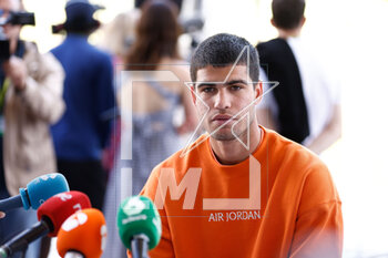 2023-04-25 - Carlos Alcaraz of Spain talks to the media during the Mutua Madrid Open 2023, Masters 1000 tennis tournament on April 25, 2023 at Caja Magica in Madrid, Spain - TENNIS - MUTUA MADRID OPEN 2023 - INTERNATIONALS - TENNIS