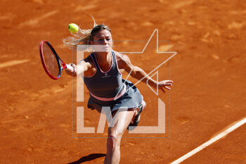 2023-04-26 - Camila Giorgi of Italy in action against Mayar Sherif of Egypt during the Mutua Madrid Open 2023, Masters 1000 tennis tournament on April 26, 2023 at Caja Magica in Madrid, Spain - TENNIS - MUTUA MADRID OPEN 2023 - INTERNATIONALS - TENNIS