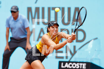 2023-04-28 - Jessica Pegula of United States in action against Magdalena Frech of Poland during the Mutua Madrid Open 2023, Masters 1000 tennis tournament on April 28, 2023 at Caja Magica in Madrid, Spain - TENNIS - MUTUA MADRID OPEN 2023 - INTERNATIONALS - TENNIS