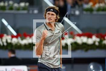 2023-04-28 - Alexander Zverev of Germany in action against Roberto Carballes of Spain during the Mutua Madrid Open 2023, Masters 1000 tennis tournament on April 28, 2023 at Caja Magica in Madrid, Spain - TENNIS - MUTUA MADRID OPEN 2023 - INTERNATIONALS - TENNIS