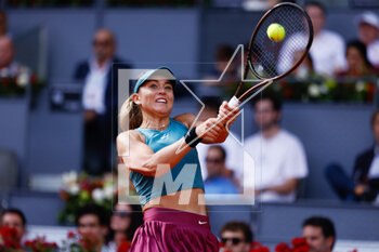 2023-04-29 - Paula Badosa of Spain in action against Coco Gauff of United States during the Mutua Madrid Open 2023, Masters 1000 tennis tournament on April 29, 2023 at Caja Magica in Madrid, Spain - TENNIS - MUTUA MADRID OPEN 2023 - INTERNATIONALS - TENNIS