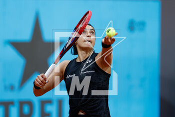 2023-04-29 - Caroline Garcia of France in action against Mayar Sherif of Egypt during the Mutua Madrid Open 2023, Masters 1000 tennis tournament on April 29, 2023 at Caja Magica in Madrid, Spain - TENNIS - MUTUA MADRID OPEN 2023 - INTERNATIONALS - TENNIS