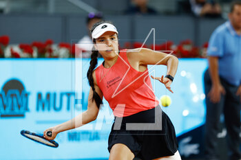 2023-04-29 - Camila Osorio of Colombia in action against Aryna Zabalenka of Belarus during the Mutua Madrid Open 2023, Masters 1000 tennis tournament on April 29, 2023 at Caja Magica in Madrid, Spain - TENNIS - MUTUA MADRID OPEN 2023 - INTERNATIONALS - TENNIS