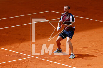 2023-04-29 - Daniel Evans of Great Britain in action against Bernabe Zapata of Spain during the Mutua Madrid Open 2023, Masters 1000 tennis tournament on April 29, 2023 at Caja Magica in Madrid, Spain - TENNIS - MUTUA MADRID OPEN 2023 - INTERNATIONALS - TENNIS