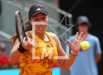 2023-04-30 - Jessica Pegula of USA during the Mutua Madrid Open 2023, Masters 1000 tennis tournament on April 30, 2023 at Caja Magica in Madrid, Spain - TENNIS - MUTUA MADRID OPEN 2023 - INTERNATIONALS - TENNIS