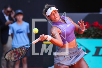 2023-05-01 - Mayar Sherif of Egypt in action against Elise Mertens of Belgium during the Mutua Madrid Open 2023, Masters 1000 tennis tournament on May 1, 2023 at Caja Magica in Madrid, Spain - TENNIS - MUTUA MADRID OPEN 2023 - INTERNATIONALS - TENNIS