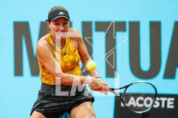 2023-05-01 - Jessica Pegula of United States in action against Martina Trevisan of Italy during the Mutua Madrid Open 2023, Masters 1000 tennis tournament on May 1, 2023 at Caja Magica in Madrid, Spain - TENNIS - MUTUA MADRID OPEN 2023 - INTERNATIONALS - TENNIS