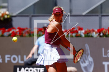 2023-05-01 - Mirra Andreeva of Russia in action against Aryna Sabalenka of Belarus during the Mutua Madrid Open 2023, Masters 1000 tennis tournament on May 1, 2023 at Caja Magica in Madrid, Spain - TENNIS - MUTUA MADRID OPEN 2023 - INTERNATIONALS - TENNIS