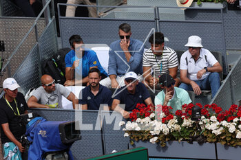 2023-05-02 - Carlos Alcaraz (Esp) coach Juan Carlos Ferrero and his team during the Mutua Madrid Open 2023, Masters 1000 tennis tournament on May 2, 2023 at Caja Magica in Madrid, Spain - TENNIS - MUTUA MADRID OPEN 2023 - INTERNATIONALS - TENNIS